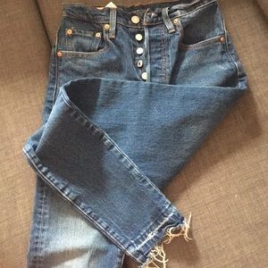 Levi high rise 501’s skinny size 24